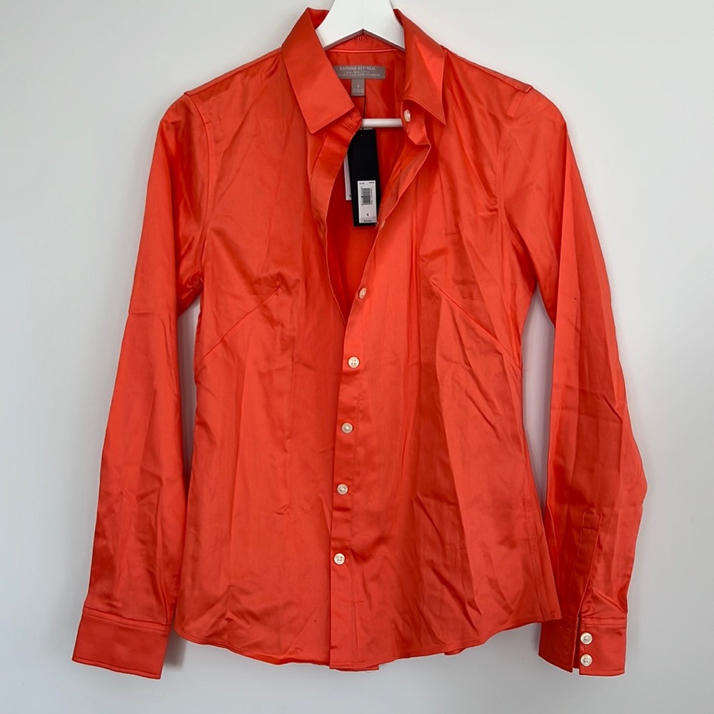 Banana Republic size 4 long sleeve coral